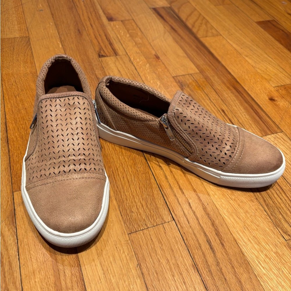 Size 9 Report Tan Suede-Like Shoes
